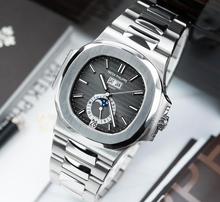 Patek Philippe Nautilus 5726 1a-001 - 2014 Full Set Serviced By Patek 2020 - Steel 40 5mm Grey Dial