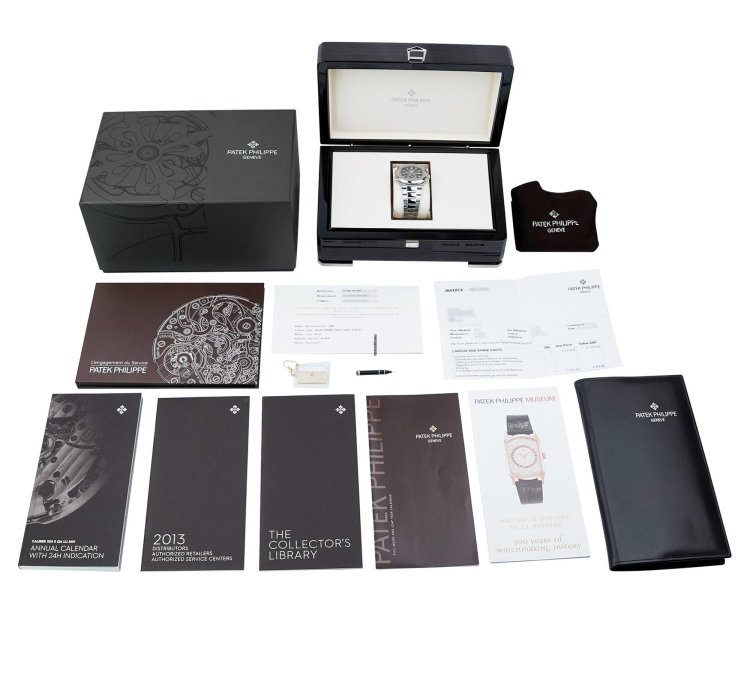 Patek Philippe Nautilus 5726 1a-001 - 2014 Full Set Serviced By Patek 2020 - Steel 40 5mm Grey Dial