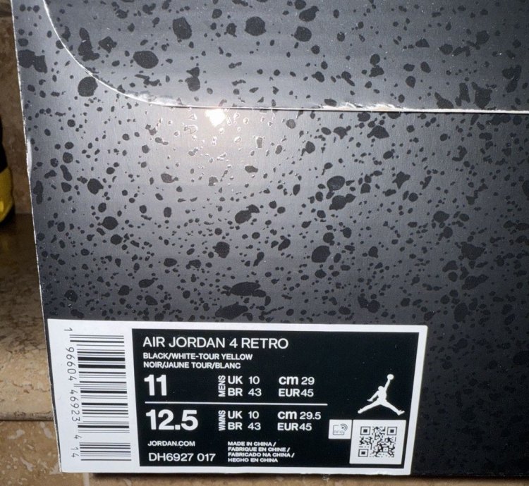 Air Jordan 4 Retro Thunder