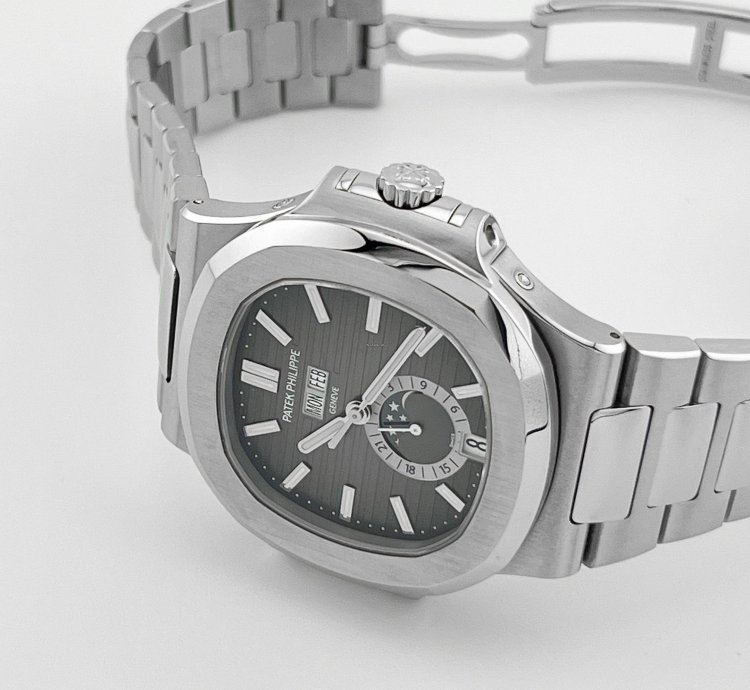 Patek Philippe Nautilus 5726 1a-001 Annual Calendar Moon Phases Stainless Steel 2017