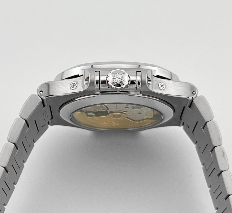 Patek Philippe Nautilus 5726 1a-001 Annual Calendar Moon Phases Stainless Steel 2017