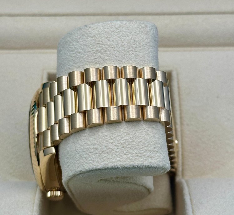 Rolex Day-date 40 Black Baguette