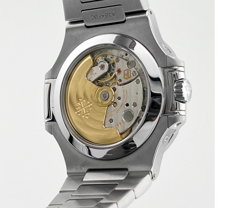 Patek Philippe Nautilus 5726 1a-001 Annual Calendar Moon Phases Stainless Steel 2017