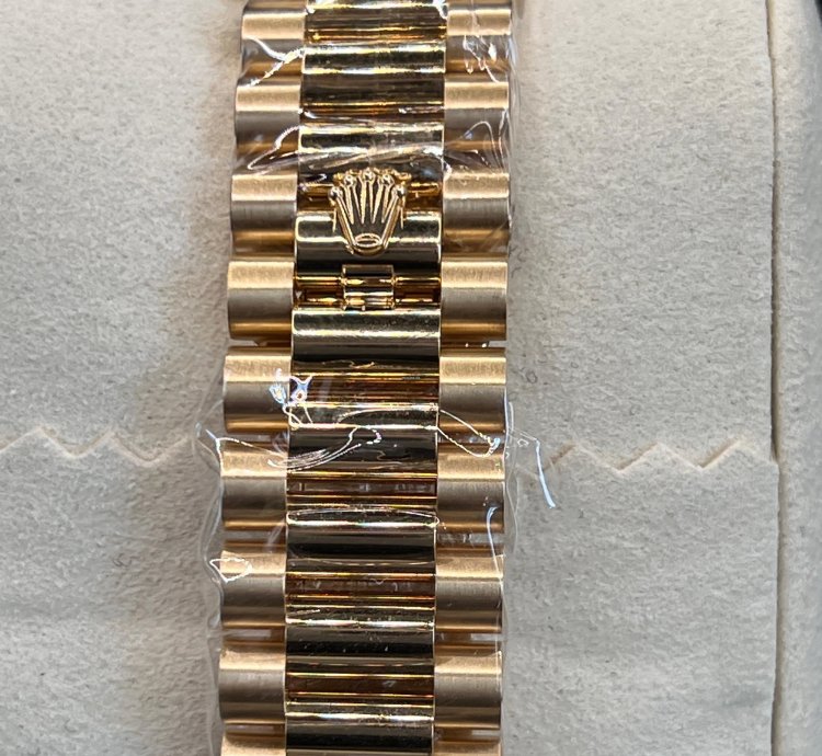 Rolex Day-date 40 Black Baguette Diamond Dial Full Yellow Gold