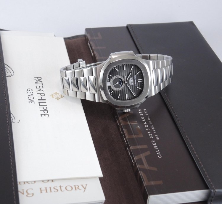 Patek Philippe Nautilus 5726 1a-001 Set Complet