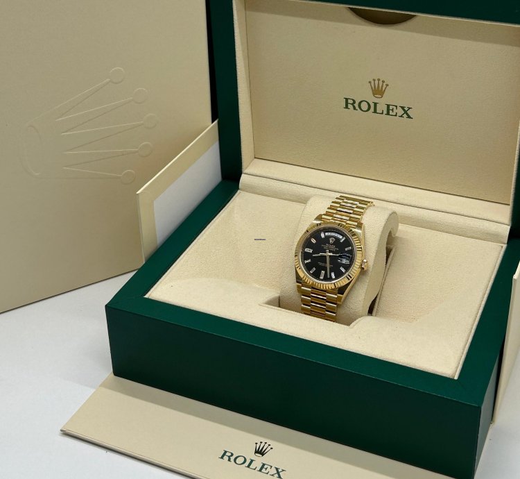 Rolex Day-date 40 Black Dial - Baguette - Ref 228238 - Unworn 2022