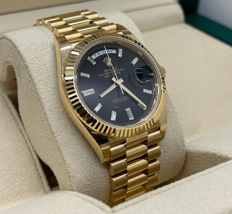 Rolex Day-date 40 Black Dial - Baguette - Ref 228238 - Unworn 2022