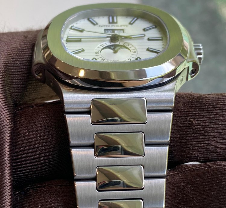 Patek Philippe Nautilus 5726 1a-010