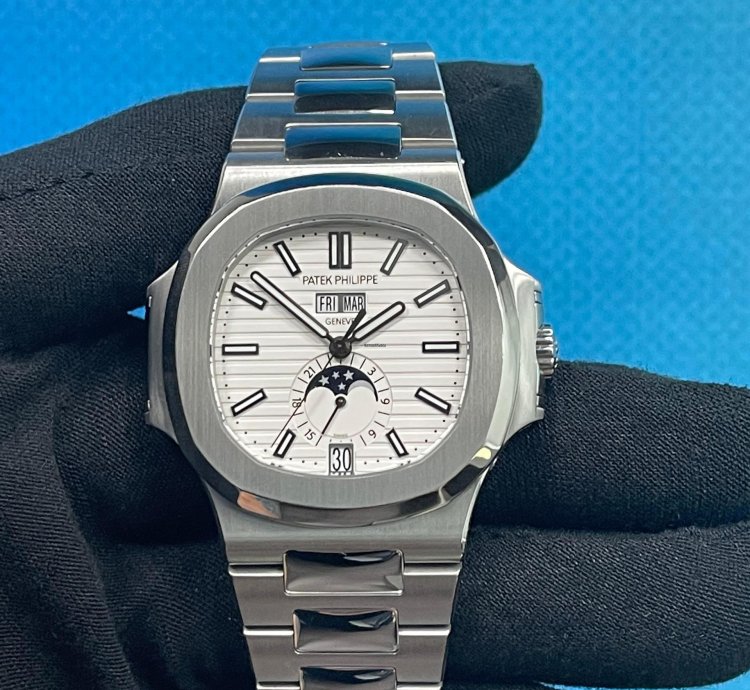 Patek Philippe Nautilus 5726 1a-010 White Nautilus