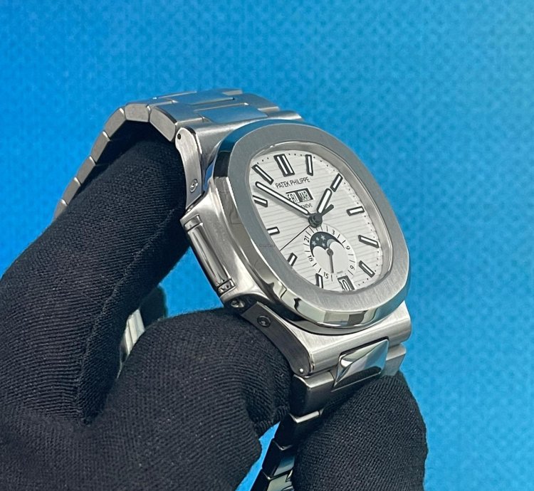 Patek Philippe Nautilus 5726 1a-010 White Nautilus