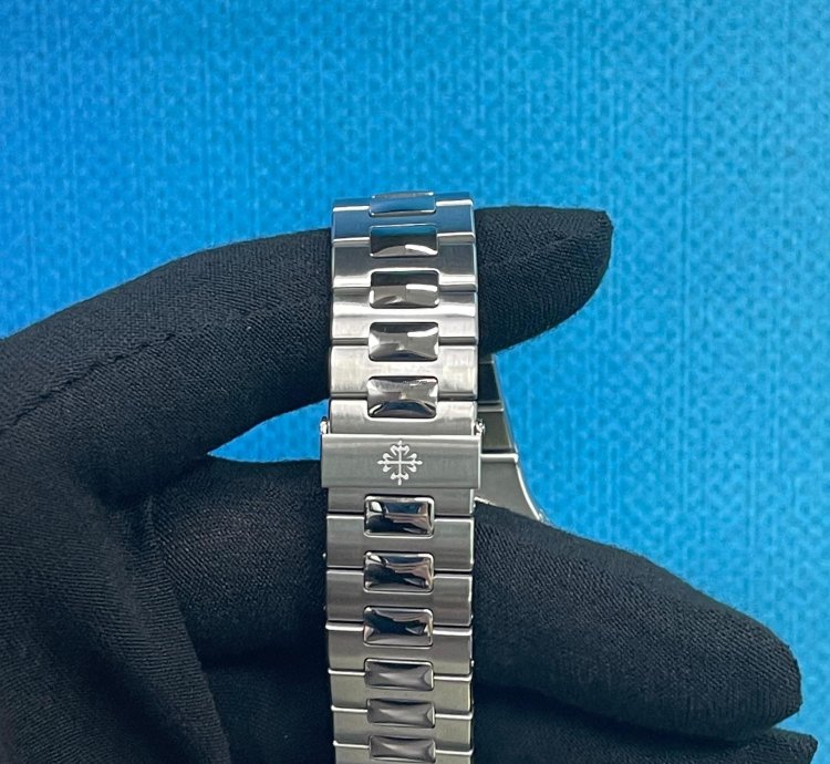 Patek Philippe Nautilus 5726 1a-010 White Nautilus