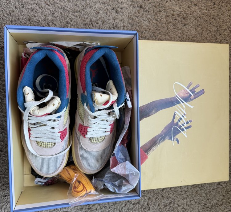 Air Jordan 4 Retro Union La Guava Ice