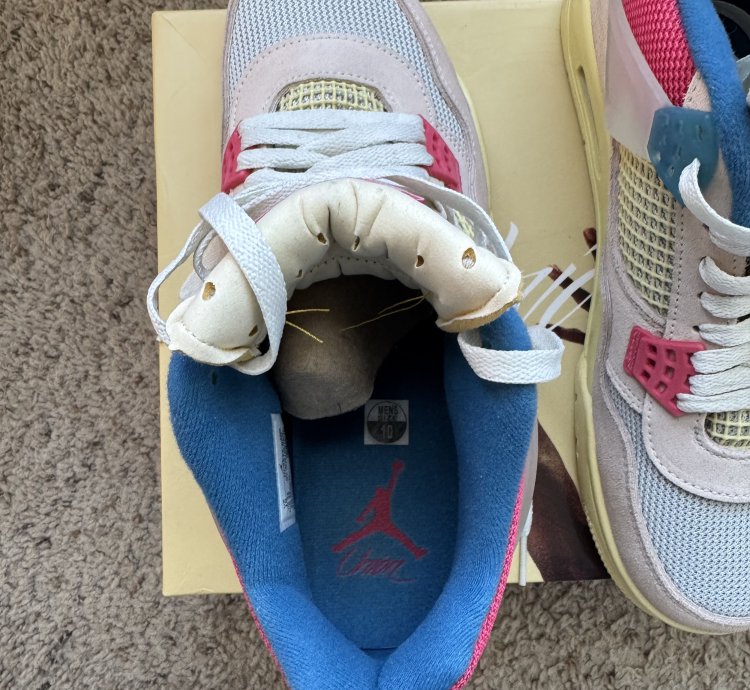 Air Jordan 4 Retro Union La Guava Ice