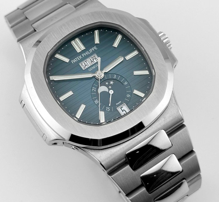 Patek Philippe Nautilus 5726 1a-014 Annual Calendar Stainless Steel Blue Dial 2019