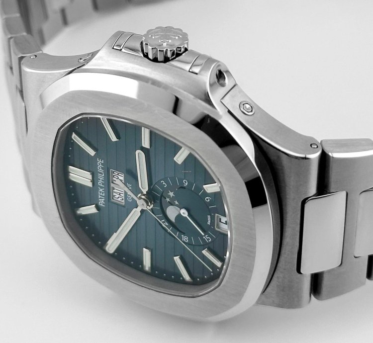 Patek Philippe Nautilus 5726 1a-014 Annual Calendar Stainless Steel Blue Dial 2019