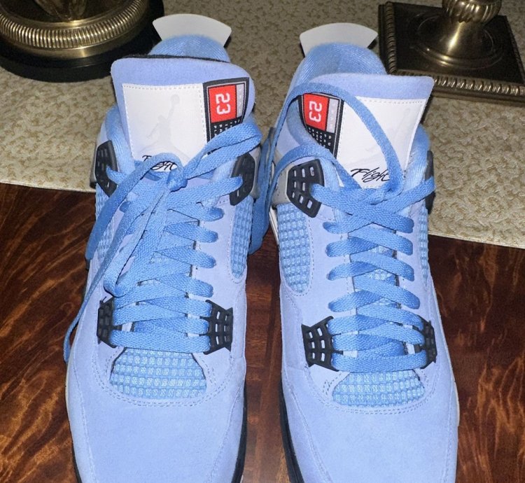 Air Jordan 4 Retro University Blue