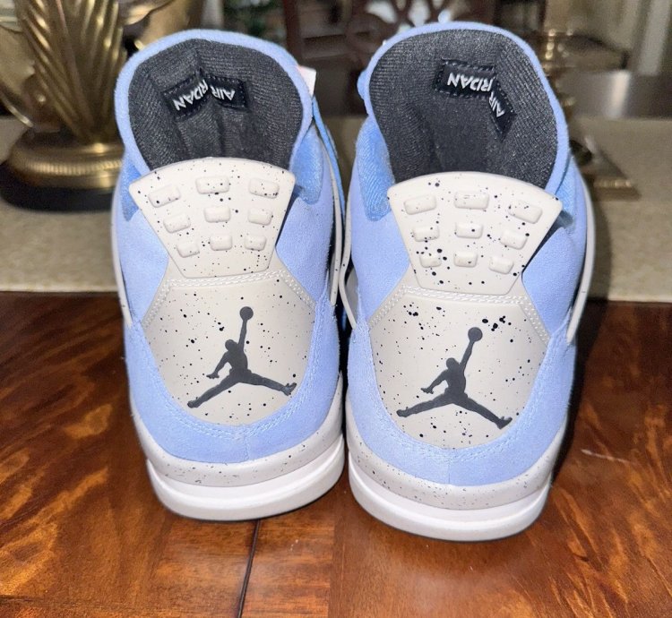 Air Jordan 4 Retro University Blue