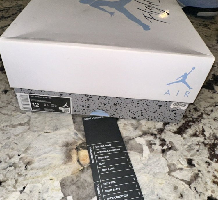 Air Jordan 4 Retro University Blue