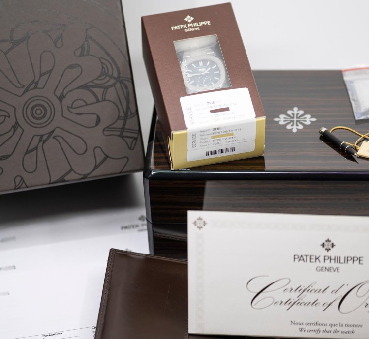 Patek Philippe Nautilus 5726 1a-014 Blue Dial Full Set 2019 Patek Service 2024