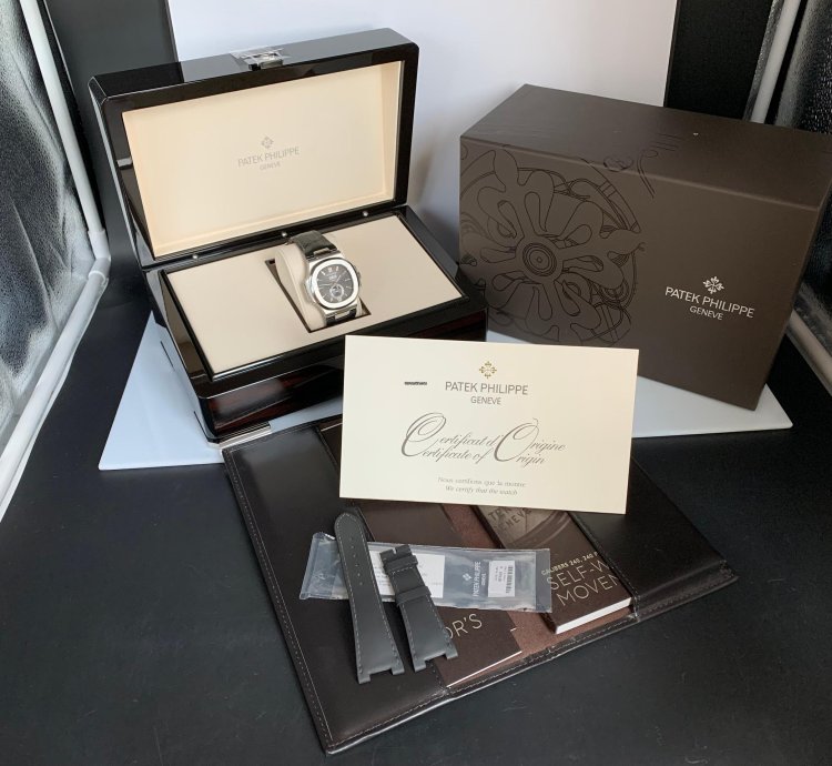 Patek Philippe Nautilus 5726 Annual Calendar Black Dial Full Set 2012