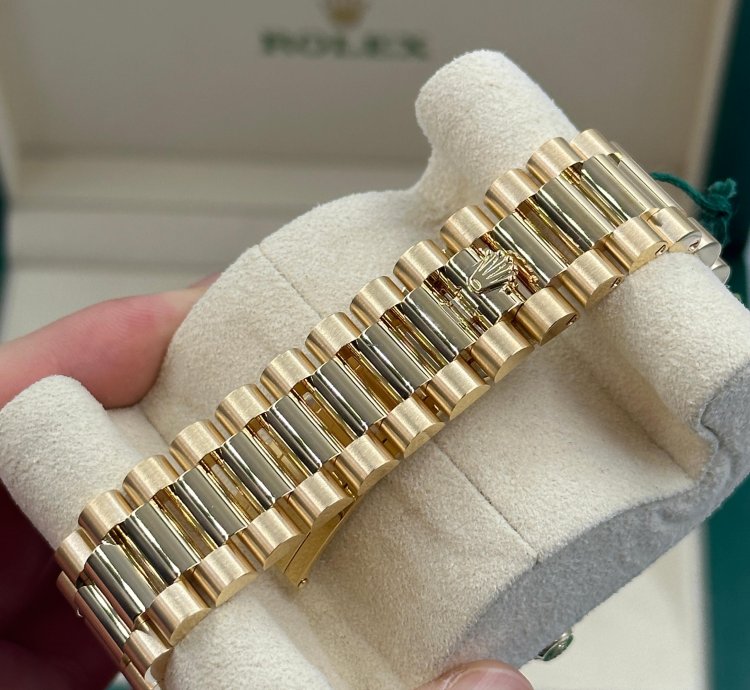 Rolex Day-date 40 Black Index