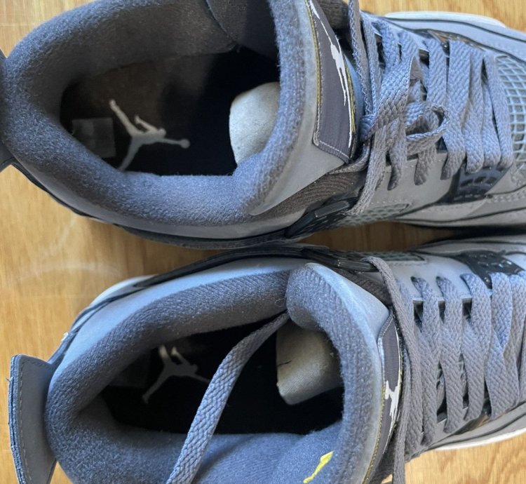 Air Jordan 4 Retro- Cool Grey