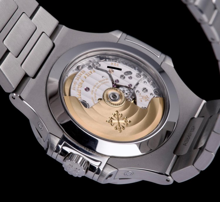 Patek Philippe Nautilus 5726 Box Papers 2018