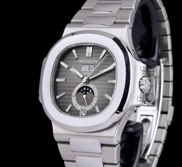 Patek Philippe Nautilus 5726 Box Papers 2018
