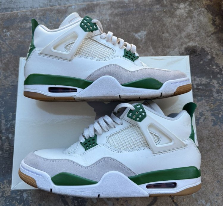 Air Jordan 4 Sb Pine Green