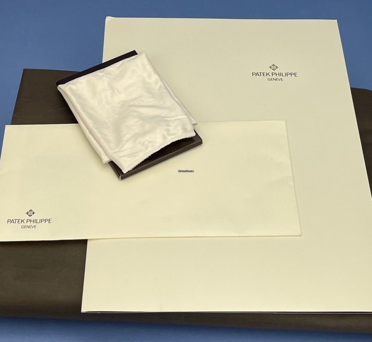 Patek Philippe Nautilus 5726 Steel Nautilus Tiffany Signed Watch Box