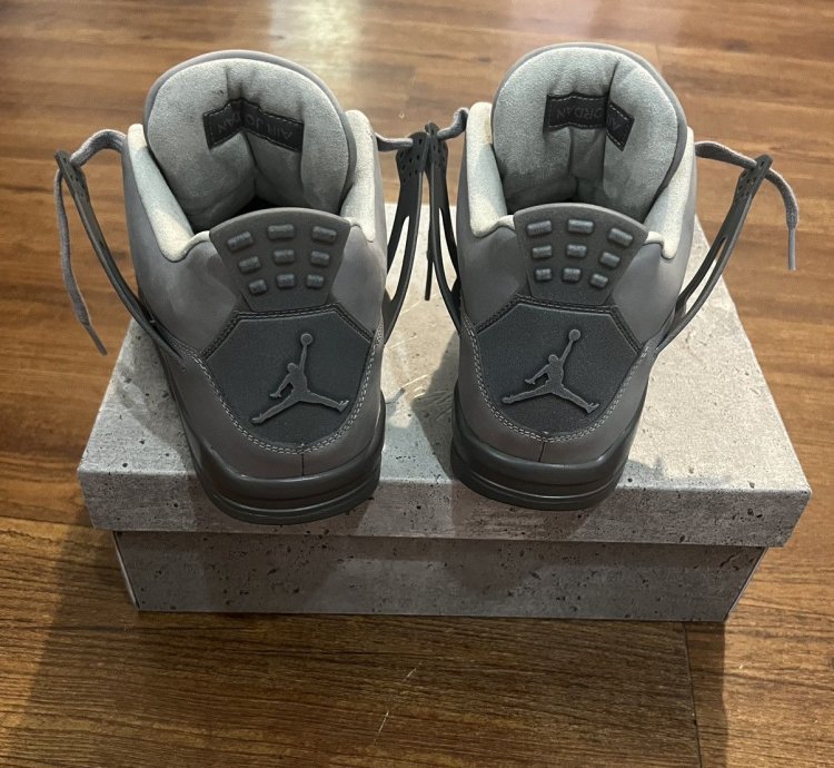 Air Jordan 4 Wet Cement