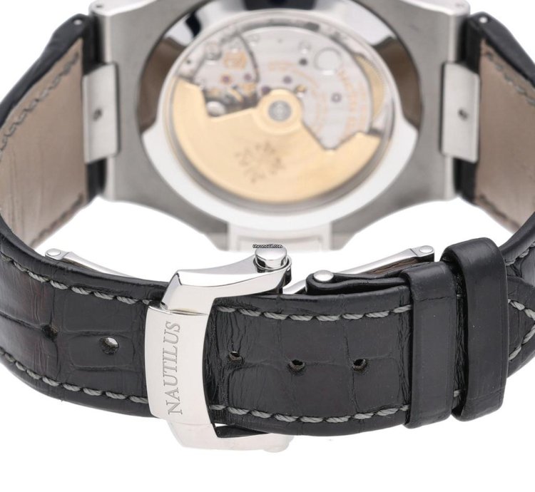 Patek Philippe Nautilus 5726a-001