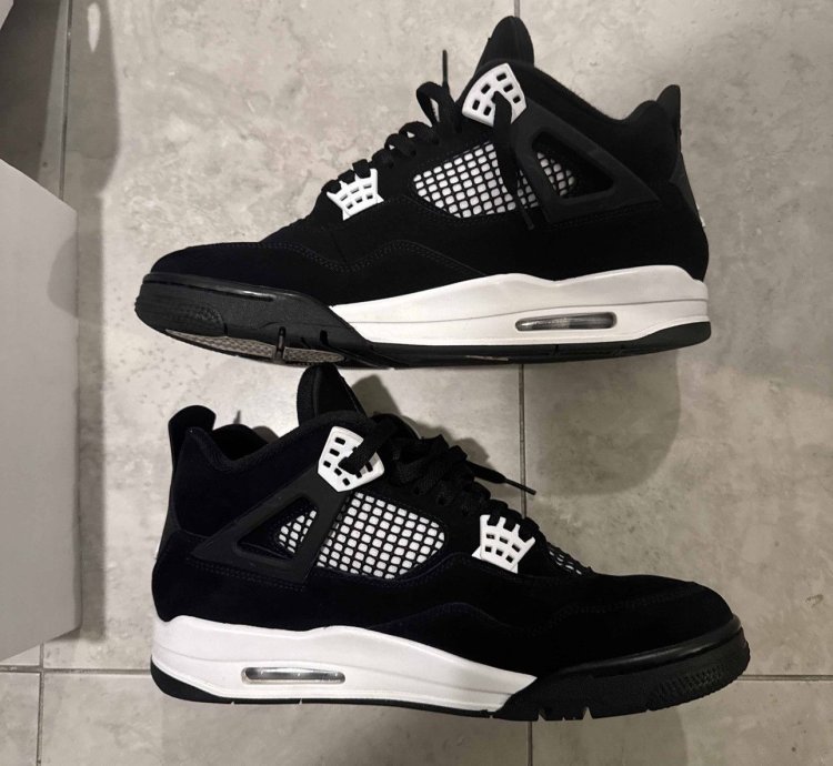 Air Jordan 4 White Thunder
