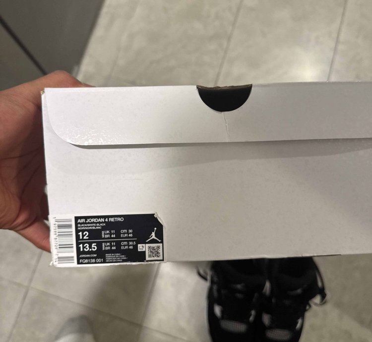 Air Jordan 4 White Thunder