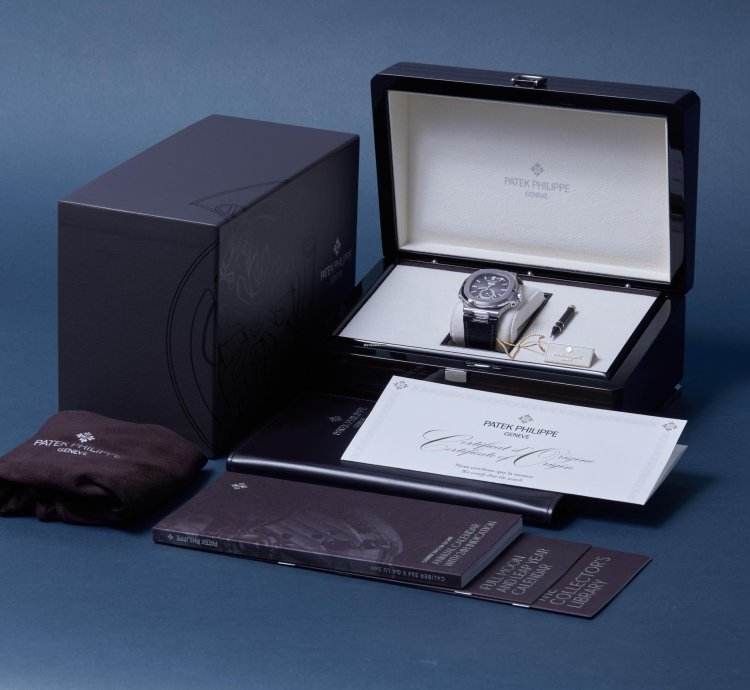 Patek Philippe Nautilus 5726a-001 - Box Papers - 24-month Warranty - 2018