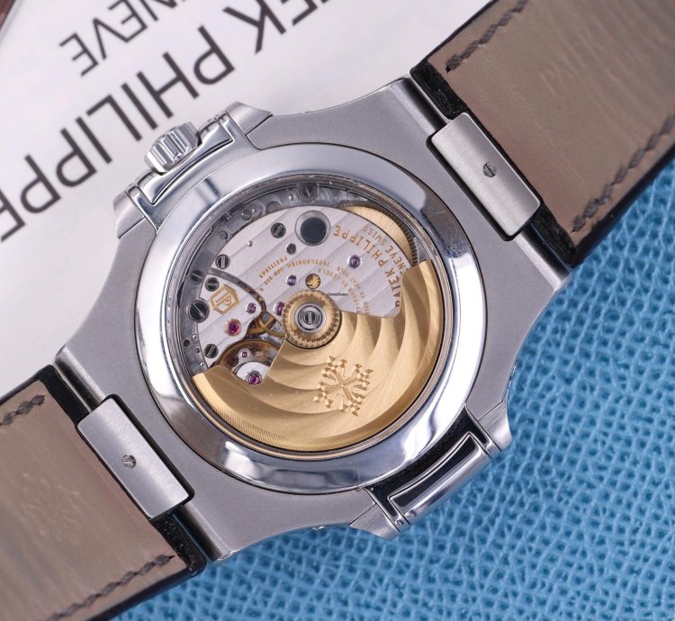 Patek Philippe Nautilus 5726a-001 - Full Set - Excellent Condition - 2013