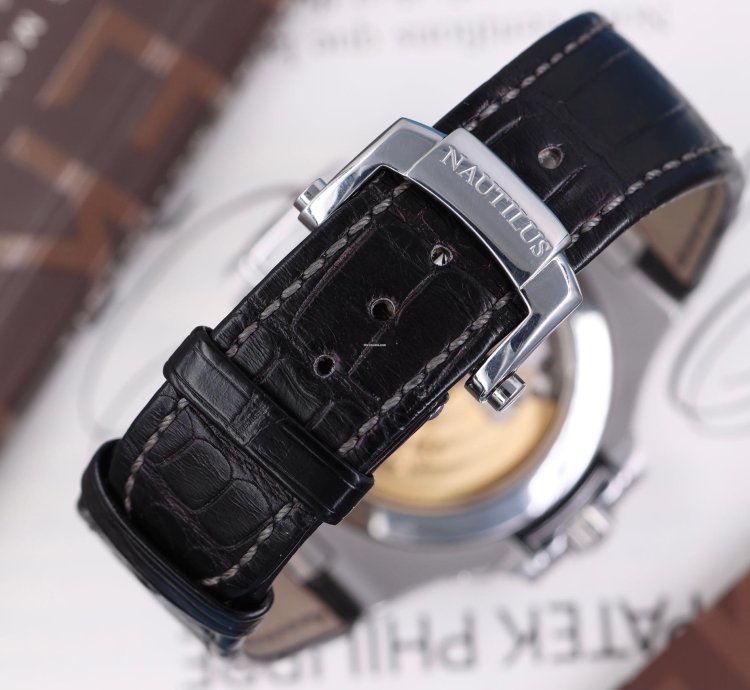 Patek Philippe Nautilus 5726a-001 - Full Set - Excellent Condition - 2013