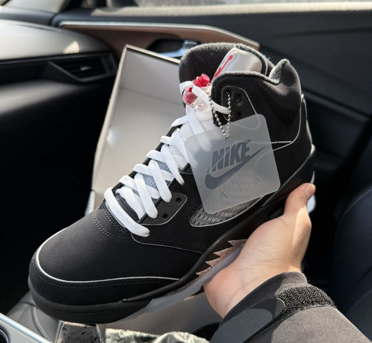 Air Jordan 5 Black Metallic Reimagined