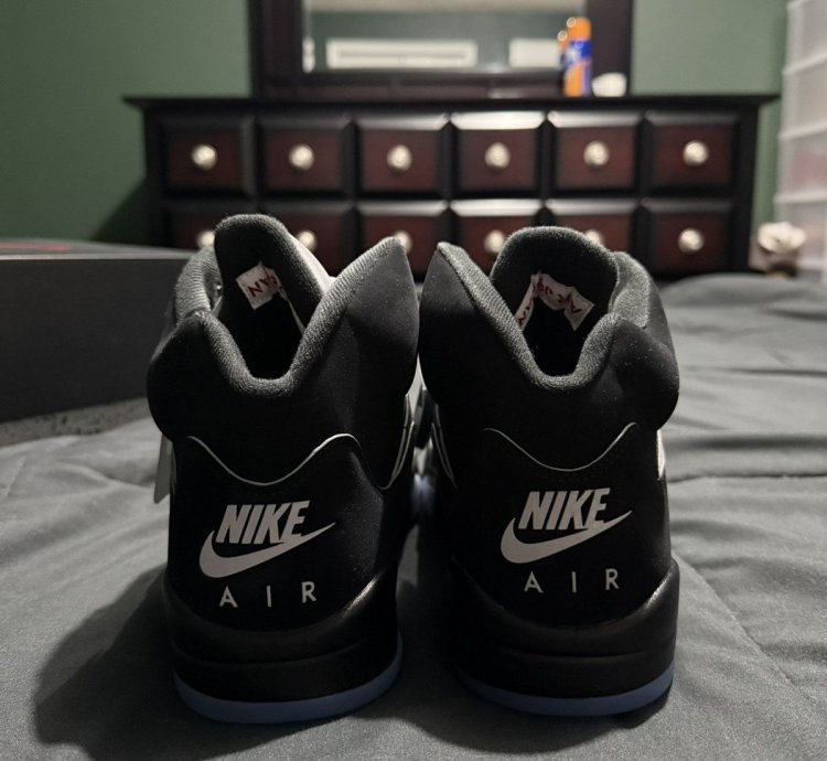 Air Jordan 5 Black Metallic Reimagined