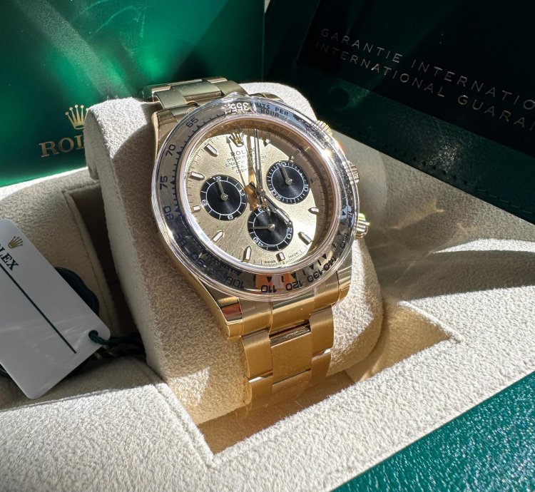 Rolex Daytona Cosmograph Daytona New Reference 2024 Yellow Gold Champagne Dial Black Subdials