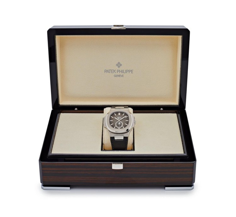 Patek Philippe Nautilus 5726a-001 Annual Calendar Moon Phases 2020
