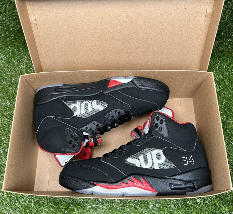 Air Jordan 5 Black Supreme