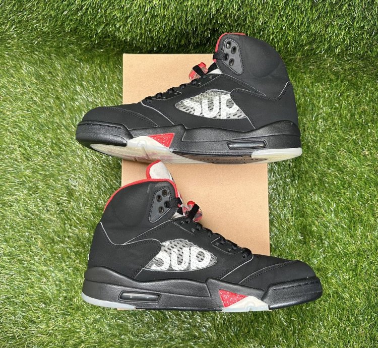 Air Jordan 5 Black Supreme