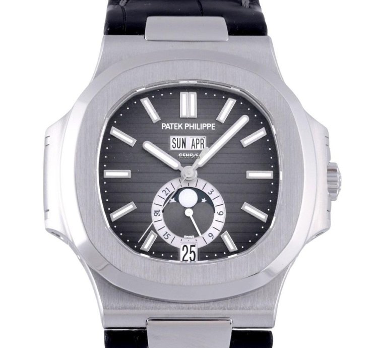 Patek Philippe Nautilus 5726a-001 Automatic Steel Good