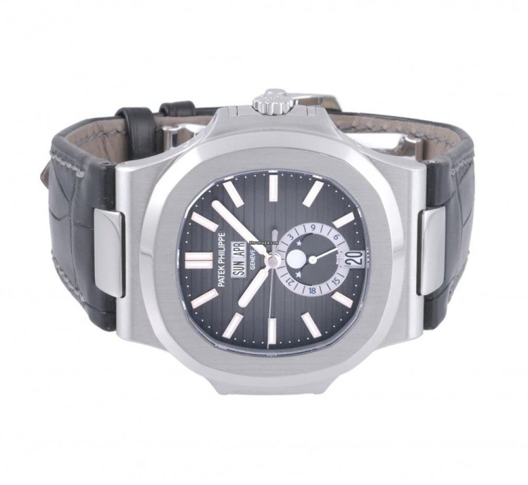 Patek Philippe Nautilus 5726a-001 Automatic Steel Good