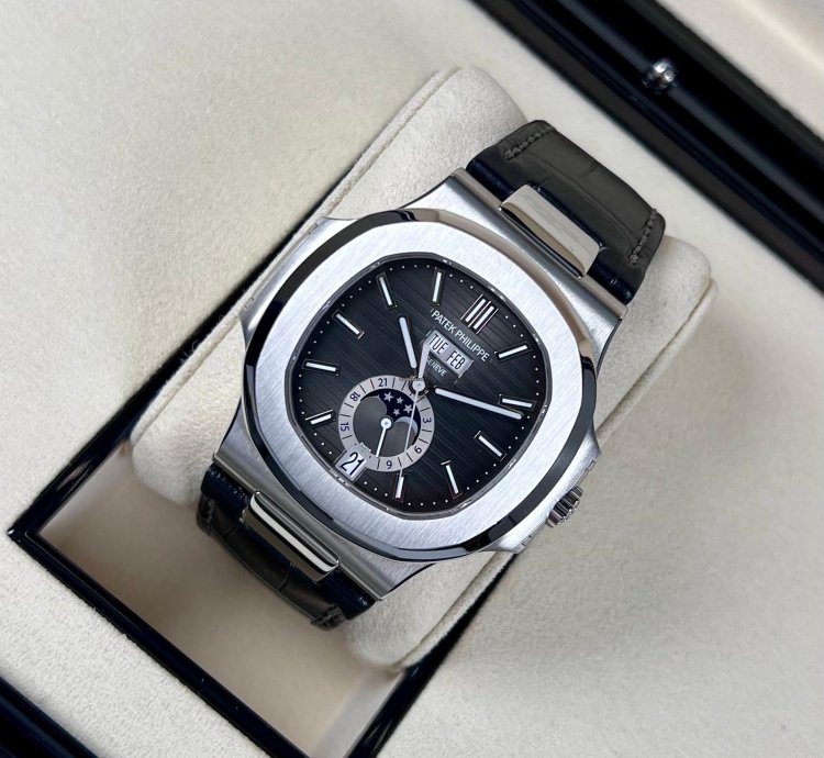 Patek Philippe Nautilus 5726a-001 Full Set 2018 De Top