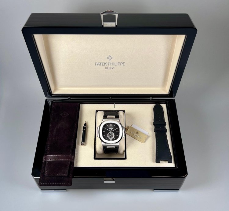 Patek Philippe Nautilus 5726a-001 Full Set 2018 De Top