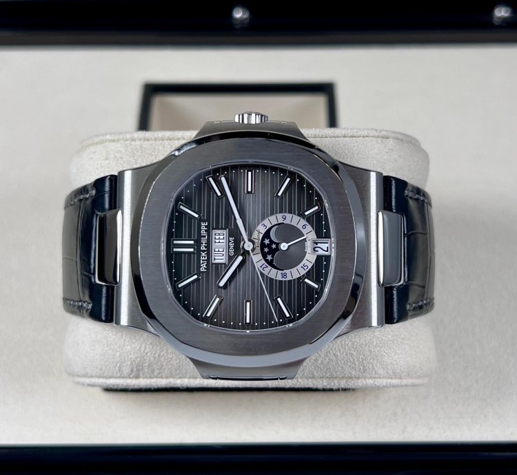 Patek Philippe Nautilus 5726a-001 Full Set 2018 De Top
