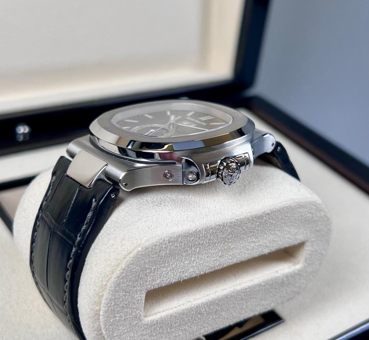 Patek Philippe Nautilus 5726a-001 Full Set 2018 De Top