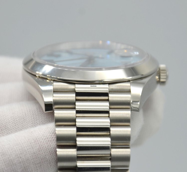 Rolex Day-date 40 Blue Roman Dial